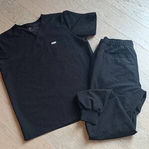 Figs Jet Black Scrub Ensemble